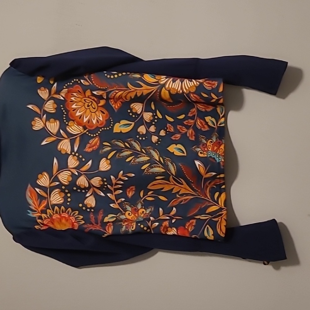 Navy Floral  long sleeves Top - Picture 3 of 5